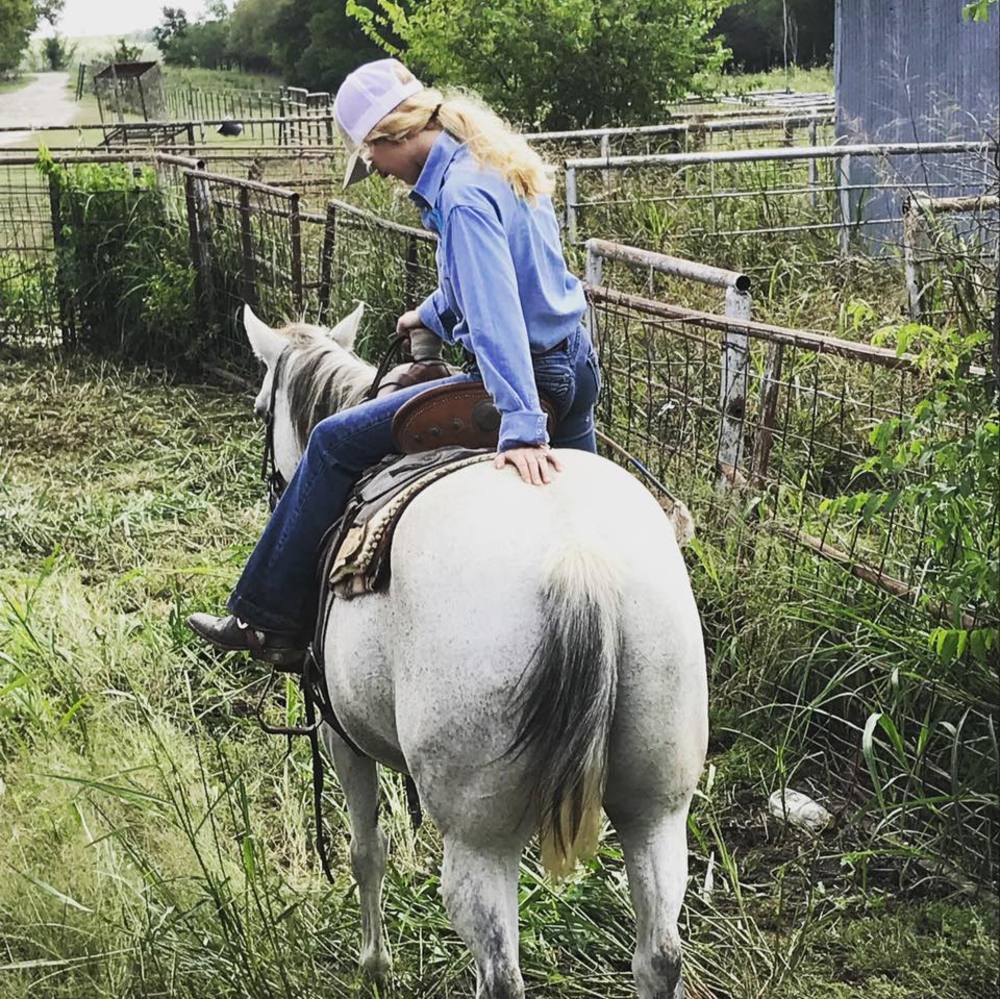 Meet your Posher, Caly